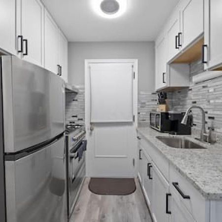 Urban Elegance Retreat In Downtown روتشستر المظهر الخارجي الصورة