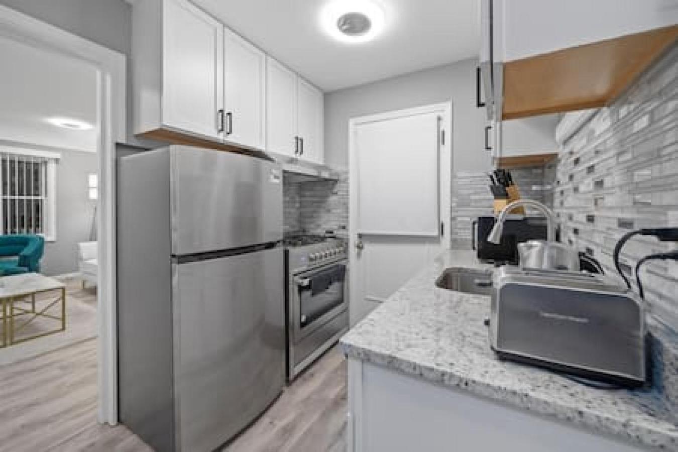 Urban Elegance Retreat In Downtown روتشستر المظهر الخارجي الصورة